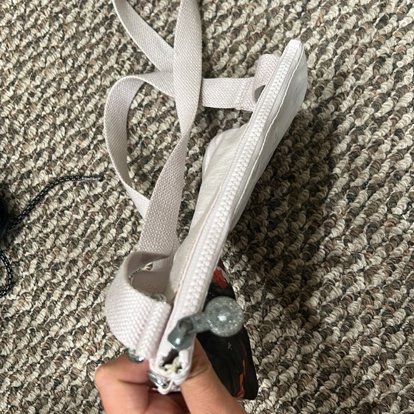 Frozen 2 Anna Kipling Crossbody PurSe - Picture 2 of 3